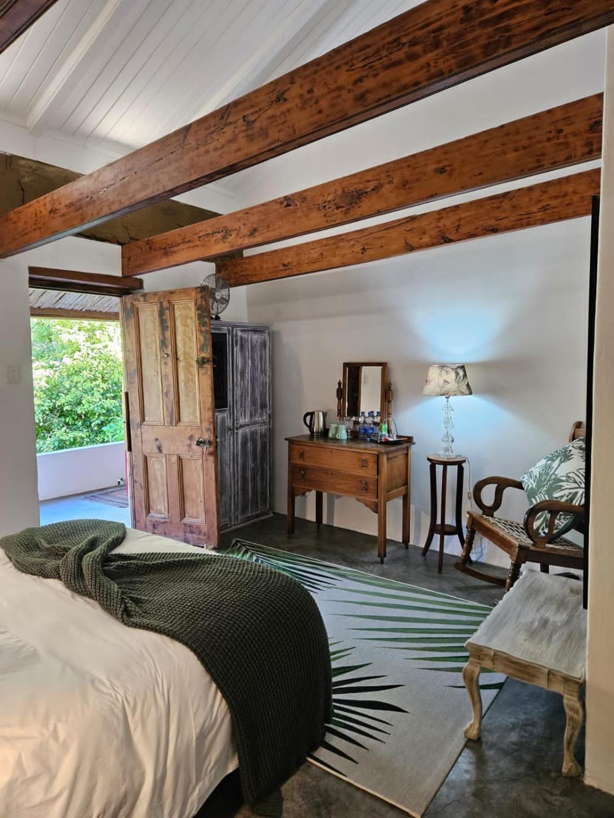 The Riverdeck Accommodation And Backpackers Knysna Extérieur photo