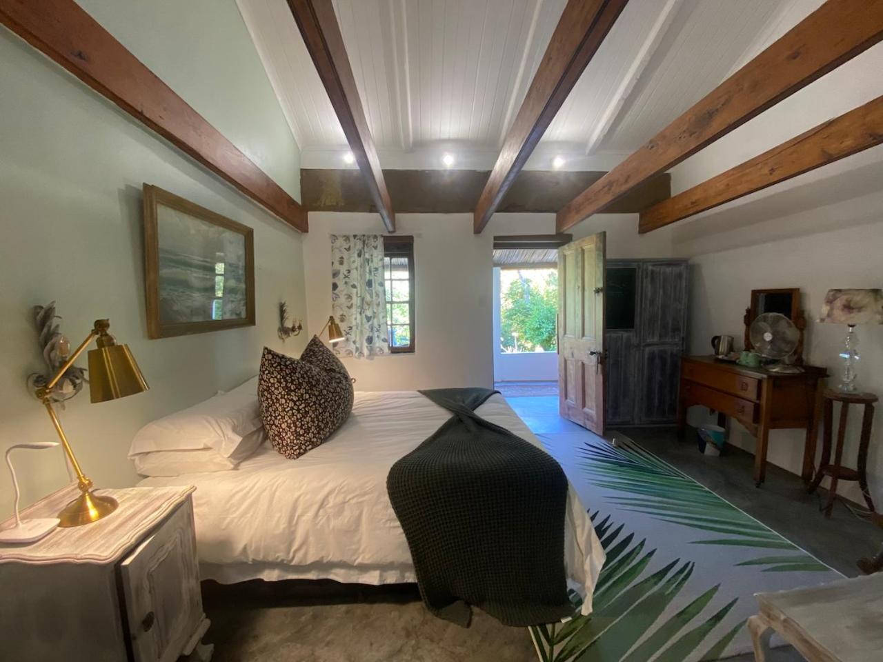 The Riverdeck Accommodation And Backpackers Knysna Extérieur photo