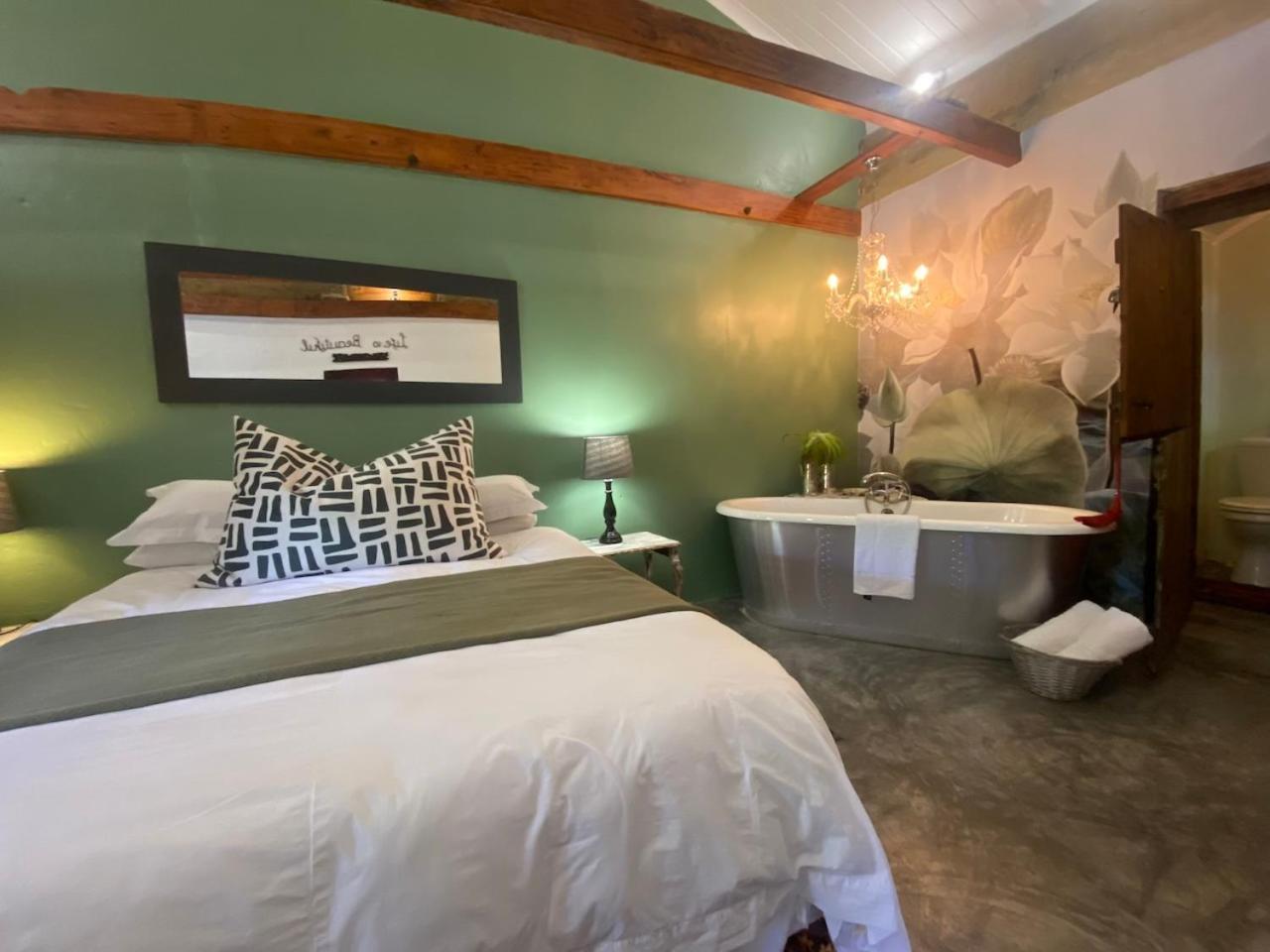 The Riverdeck Accommodation And Backpackers Knysna Extérieur photo