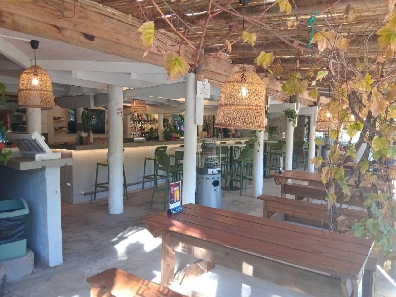 The Riverdeck Accommodation And Backpackers Knysna Extérieur photo