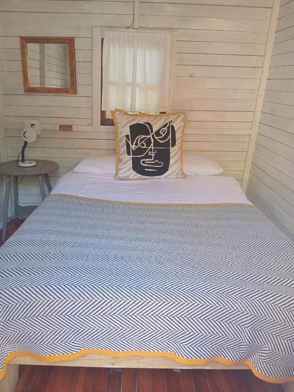 The Riverdeck Accommodation And Backpackers Knysna Extérieur photo