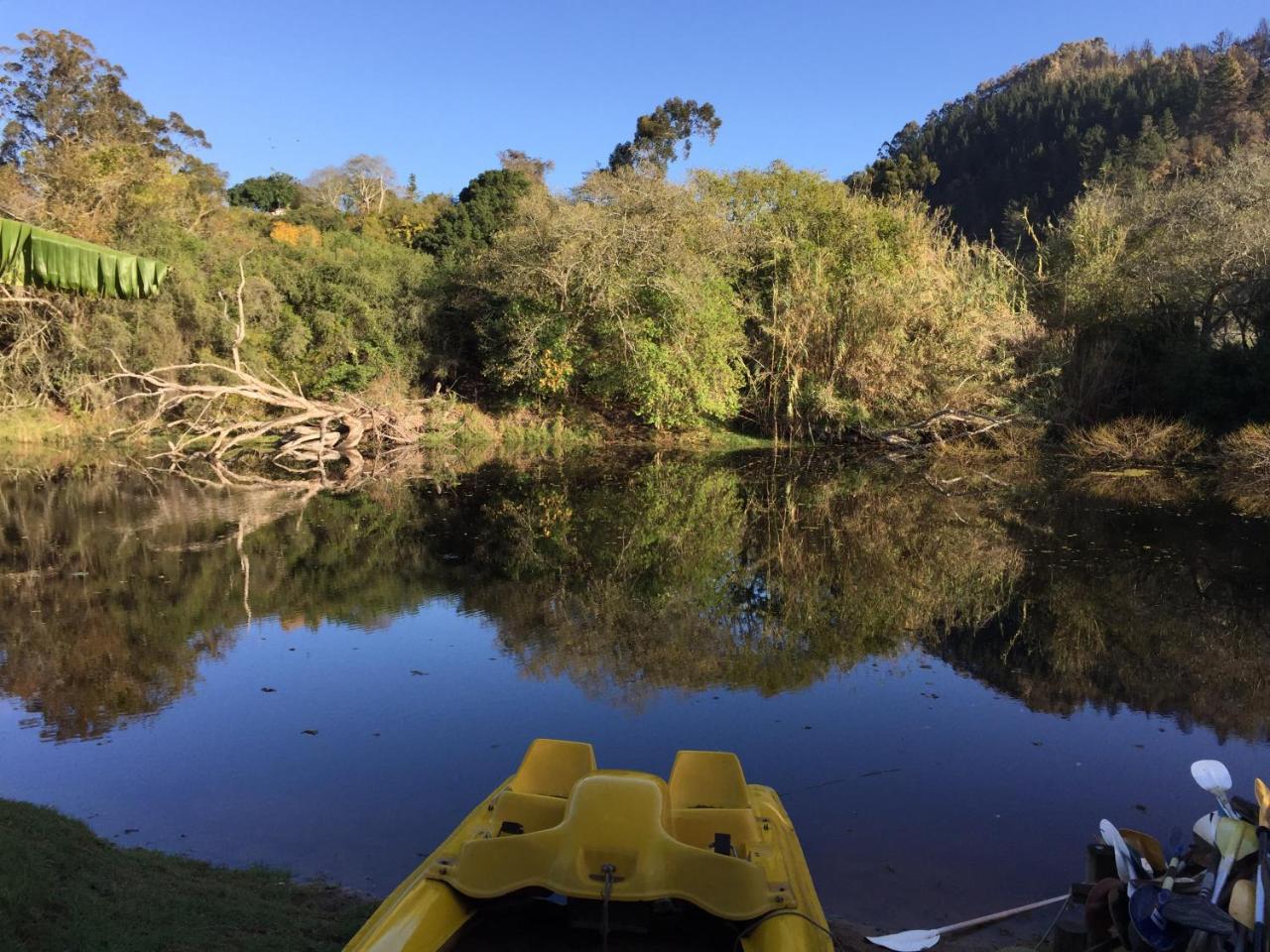 The Riverdeck Accommodation And Backpackers Knysna Extérieur photo